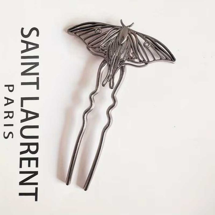 Шпилька Yves Saint Laurent