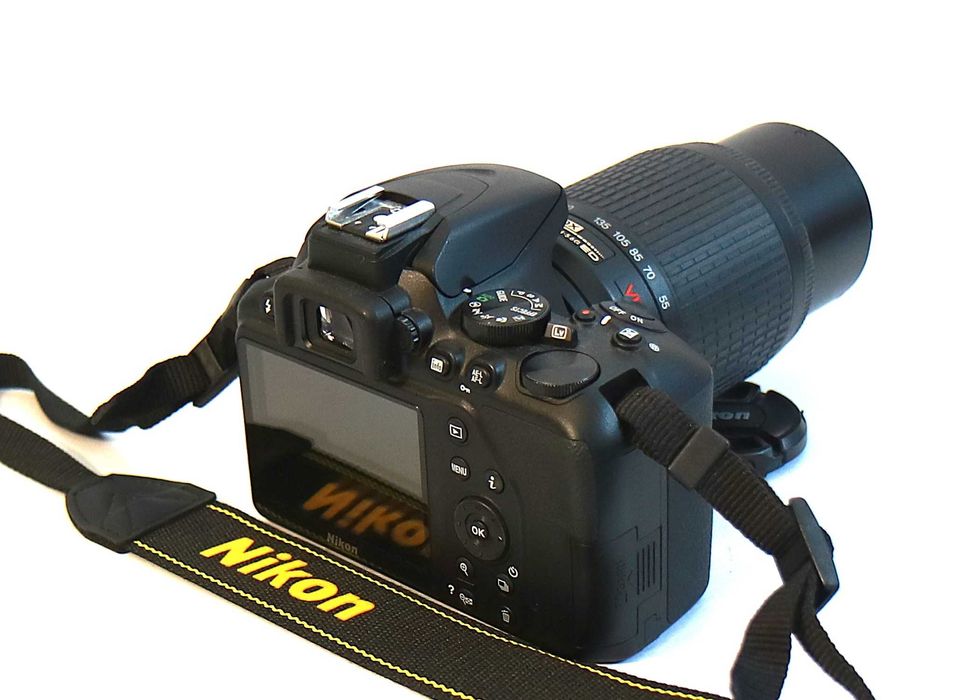 Nikon D3500 com Nikon 55-200mm VR máquina fotográfica digital reflex