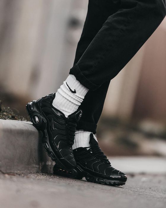 Кроссовки Nike Air Max Plus Triple Black Найк Аир Макс ТН М-355