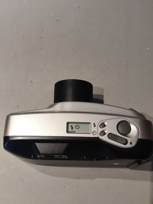 Minolta Riva Zoom 70 - Câmara Analógica