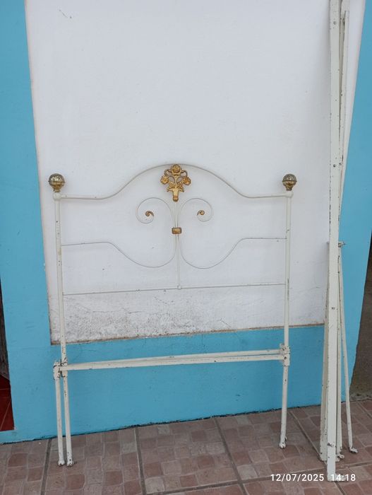 Canga, charrua e cama de solteiro