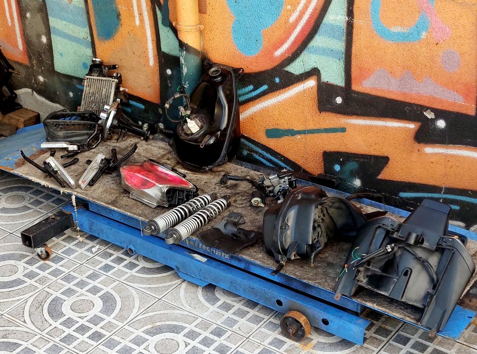 Peças usadas para honda pcx 125cc.. 1- Geração.