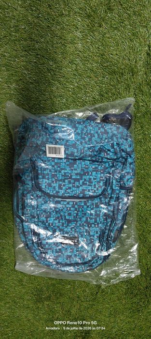 Mochila escolar nova