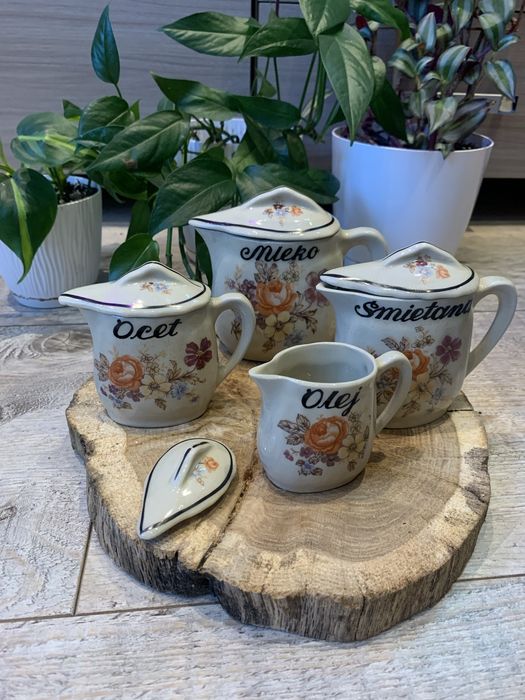 zestaw z przed 2 wojny swiatowej do produktow kuchennych