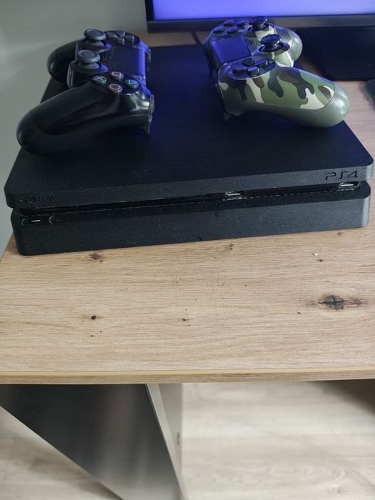 Sprzedam PS4 Slim