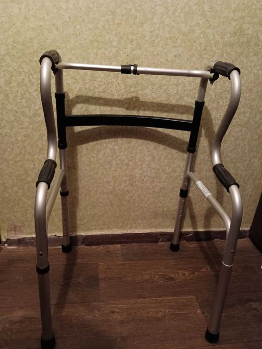 Ходунки для дорослих