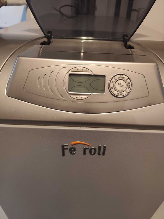 Caldeira a Gasóleo Ferroli + Depósito 750 L