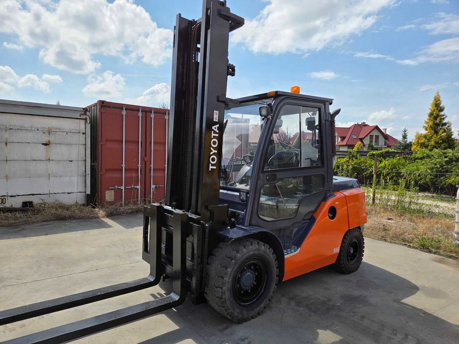 Вилочний навантажувач Toyota 40-8FD50N Дизель 2844H Салон PL, обслуговування 5TON 2018
