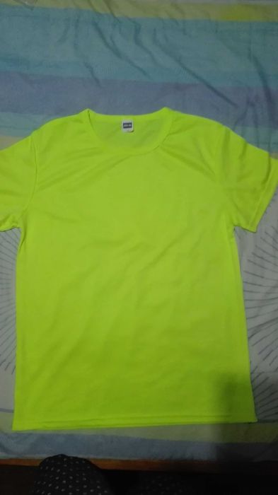 T-shirts cores variadas