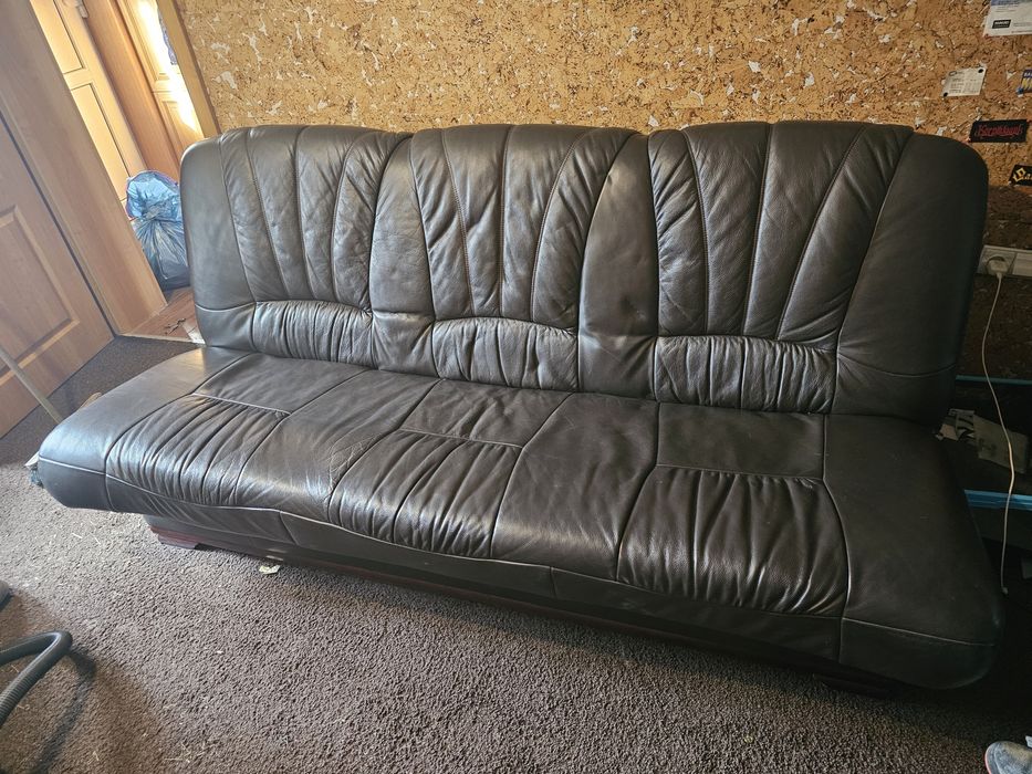 Skórzana rozkładana sofa