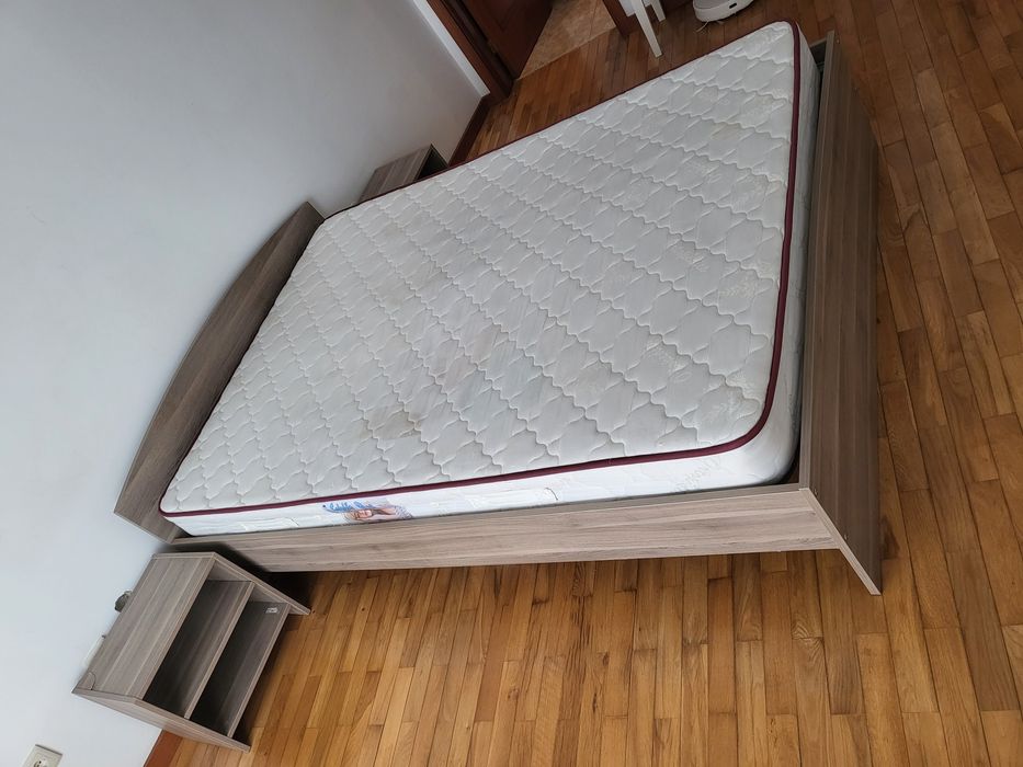 Cama de casal usado em ótimo estado