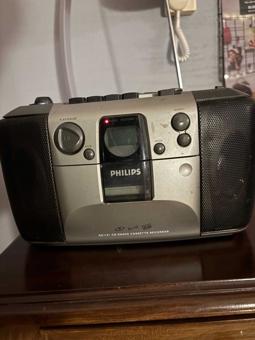 Magnetofon Philips na kasety i płyty CD