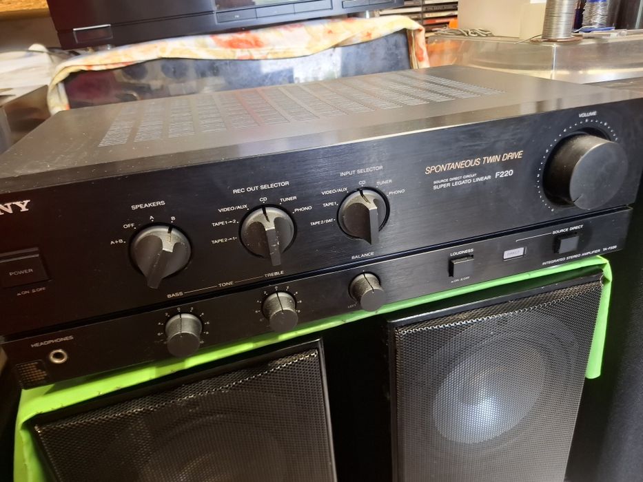 Wzmacniacz Sony TA-F220