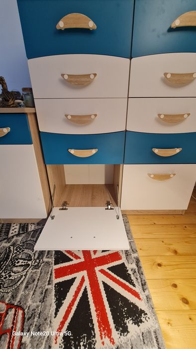 Meble młodzieżowe zestaw 2 szafy, 2 komody, biurko