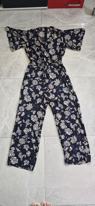 Kombinezon w kwiatki So Fabulous r. 42