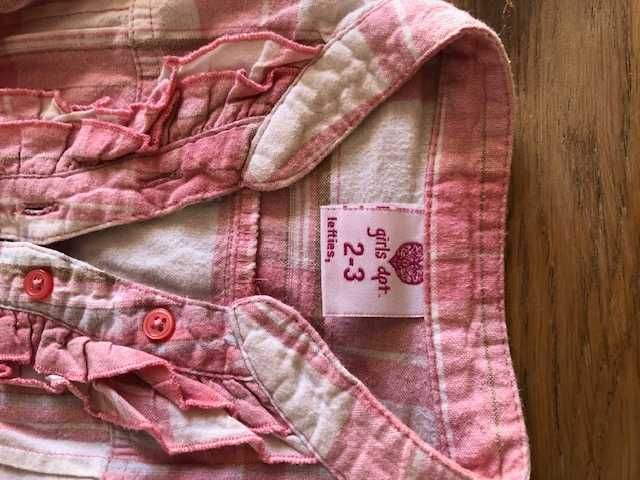Camisa rosa muito linda, manga comprida com presilha, como nova