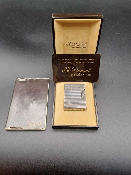 Isqueiro S.T. Dupont