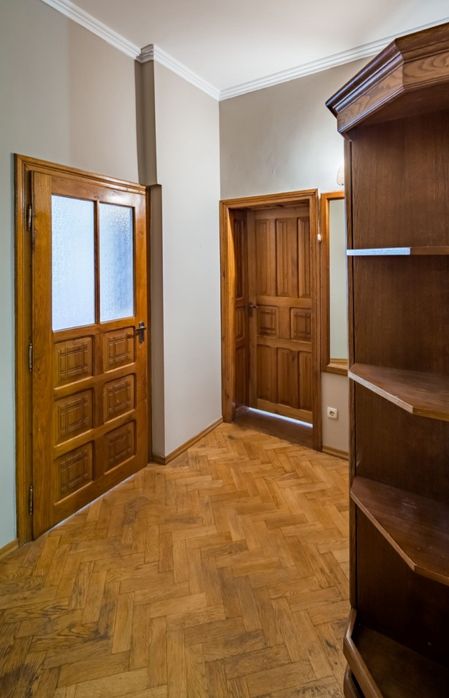 Шукаю сусідку у прохідну кімнату, центр