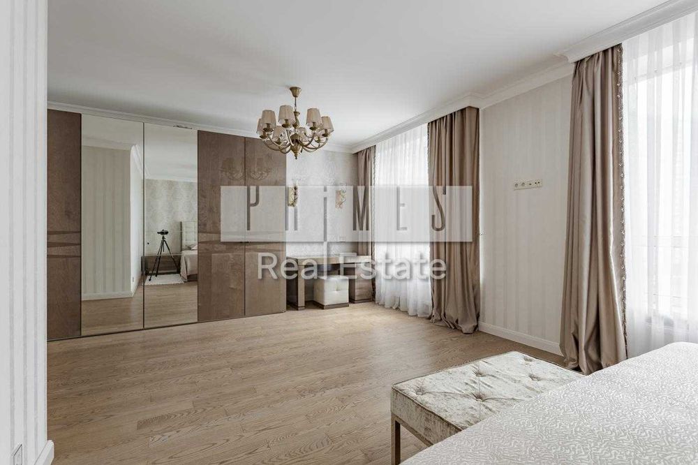 Продажа 2к квартиры 135м2, ЖК Заречный, пр-т Бажана Николая, 1А