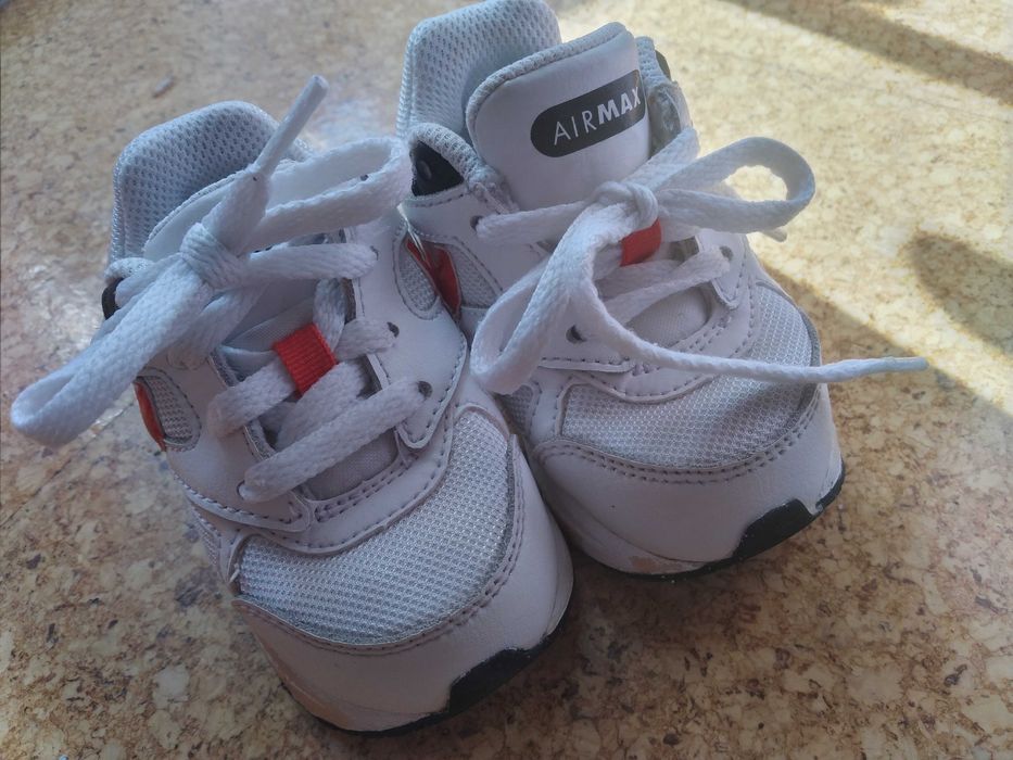 Tenis bom estado criança