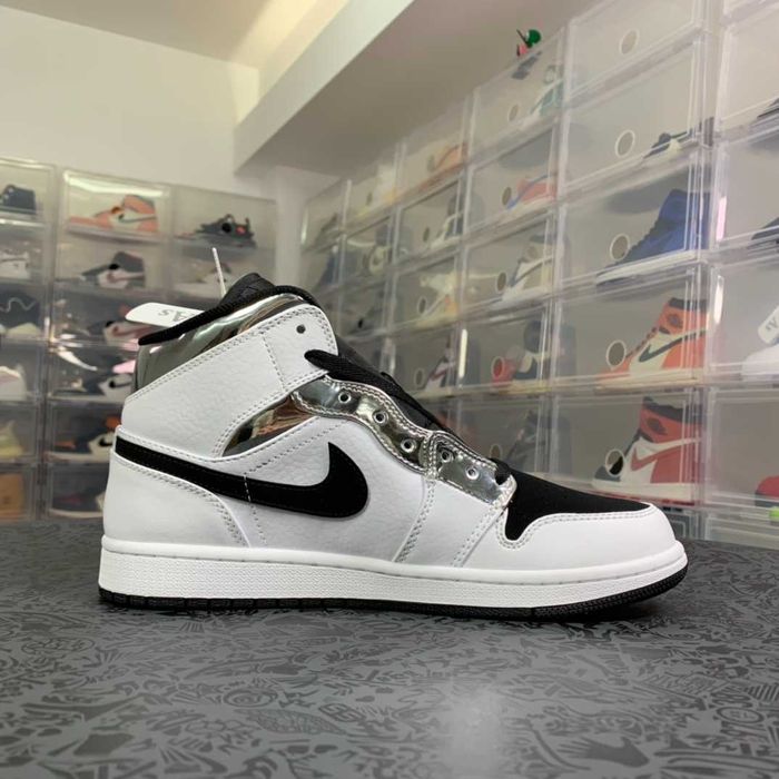 Air Jordan 1 Mid White Silver Black