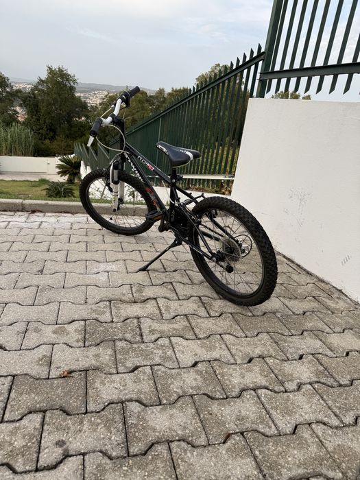 Bicicleta B’TWIN Roda 20 x 1,95