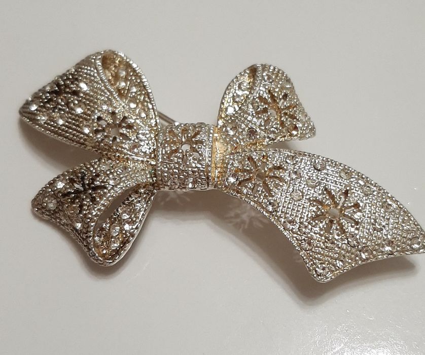 Premier Designs Вінтажна брошь бантік