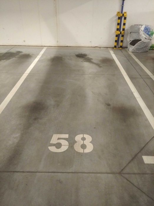 Miejsce parkingowe w garażu podziemnym os. Bolesława Śmiałego 38