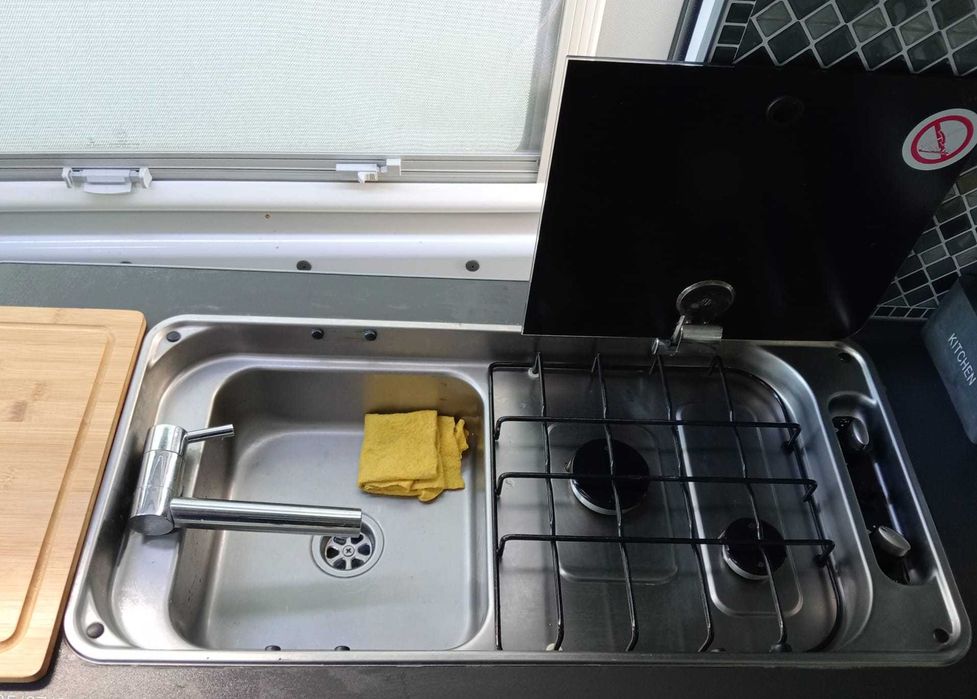 Lava loiça / fogão + torneira autocaravana