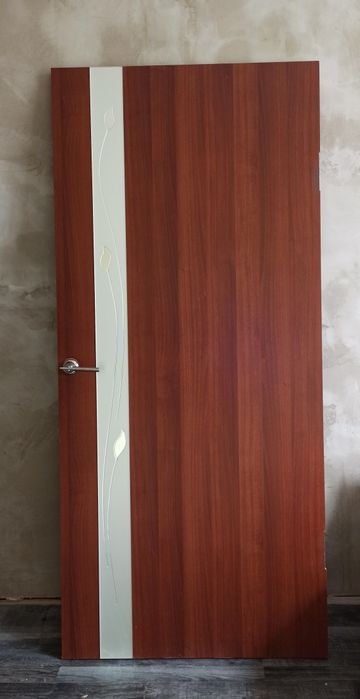 Межкомнатная дверь с ручкой