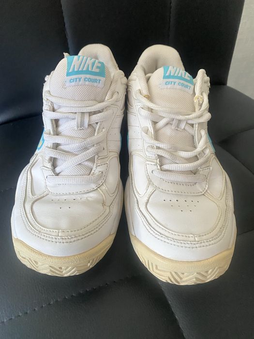 Продам женские кроссовки  «найк»р.37,5 в отл, состоянии