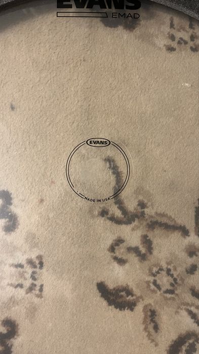 SET PELES BOMBO 22” EVANS EMAD