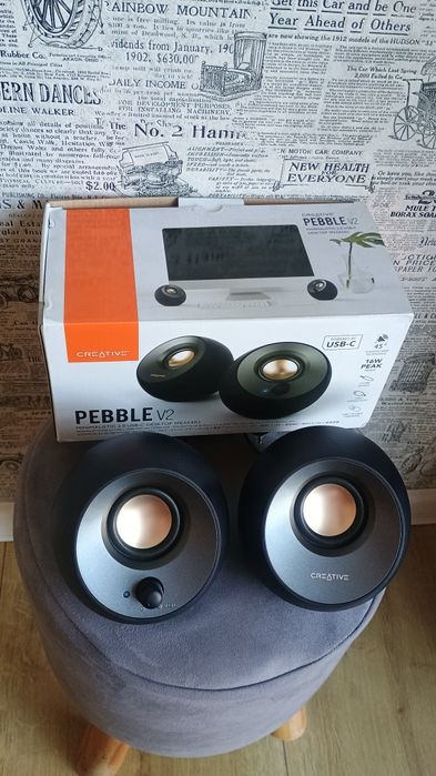 Piękne głośniki  Creative Peble V2 biurkowe