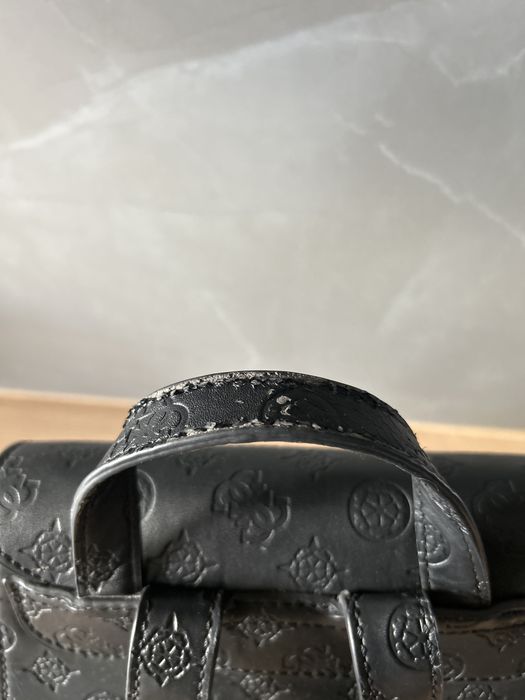 Plecaczek Guess czarny