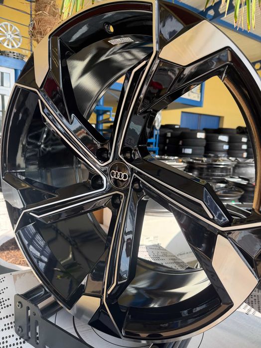 Felgi aluminiowe Audi 23 cale Q8 SQ8 Q7 SQ7 czarno srebrne