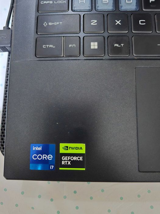 Portátil gaming cyborg 14