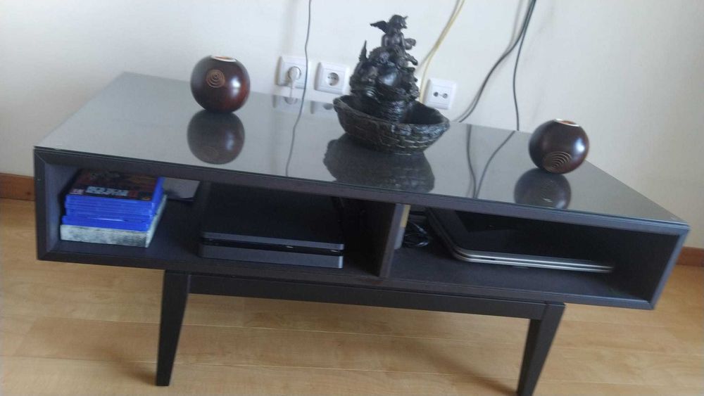 Mesa de Centro em Madeira e Vidro