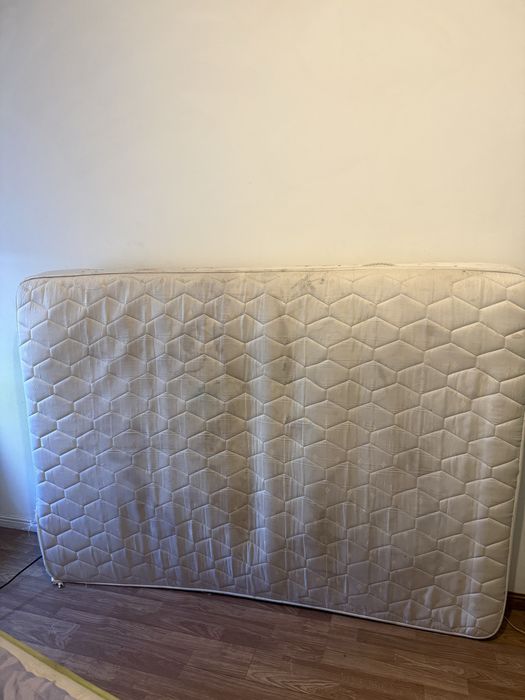 Colchão 180 × 130 × 20 cm