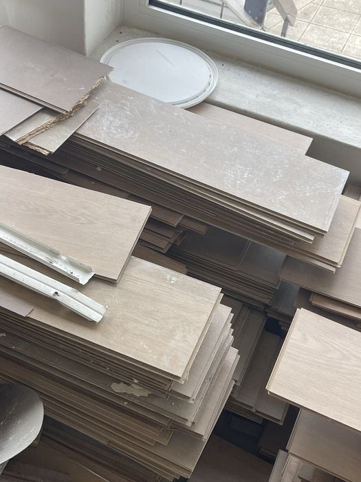 PAVIMENTO/CHÃO FLUTUANTE/LAMINADO PARA RECOLHA , acima de 100m2