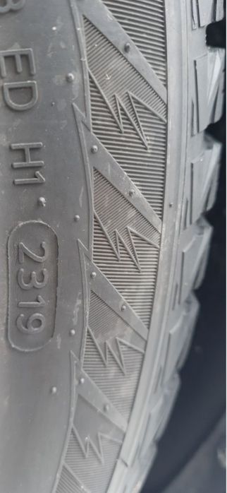 Шины зимние 255/45 r20
