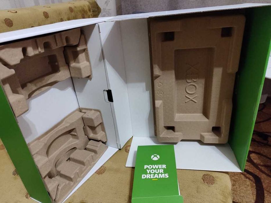 Пакування від консолі XBOX S