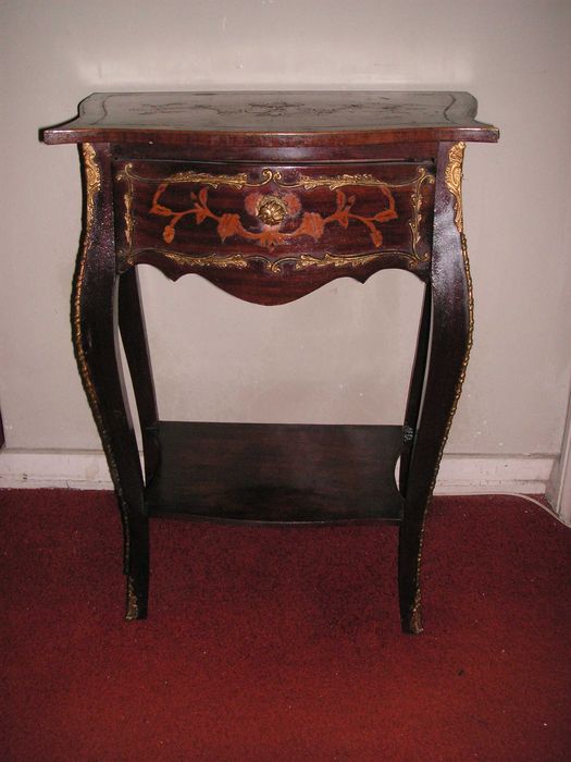 Mesa Antiga Estilo Luis XV com ferragens em bronze