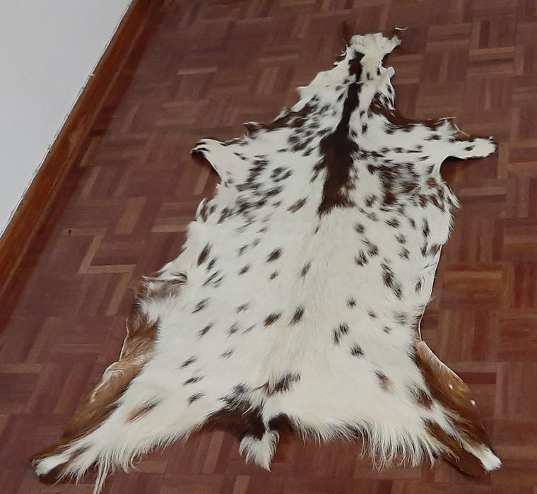 Tapete pele cabra natural