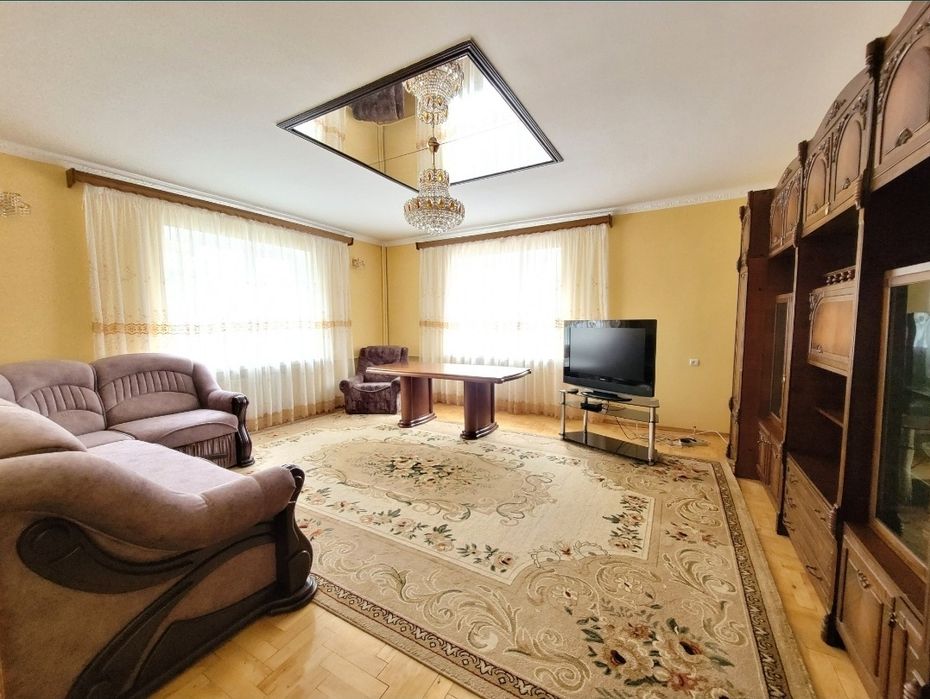 Липинський масив!Об'їзна! Північний ринок поруч! 2п,185м,11сот! 175000