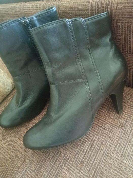 Продам осінні ботіночки