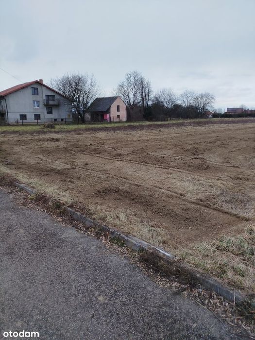 Działka budowlana w atrakcyjnej lokalizacji z ważną decyzją WZ.