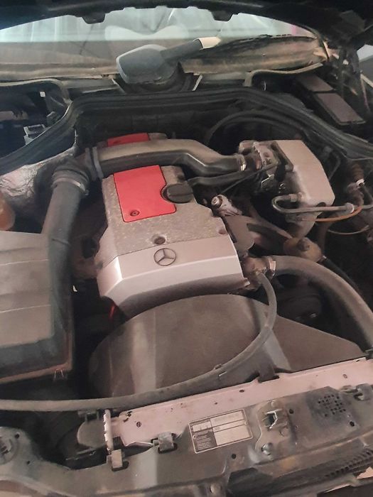 Mercedes E200 16v - Nacional - 163.980kms - Pequeno sinistro