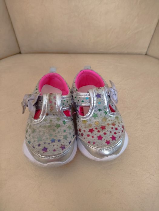 Кросівки для дівчинки розмір 5 устілка 14 см