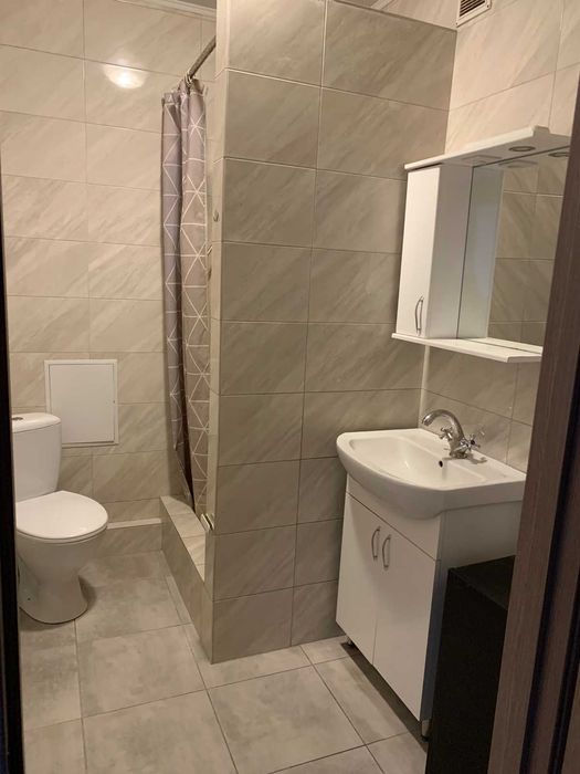 Здається в оренду 1к вул.Зарічанська 52 кв.м.