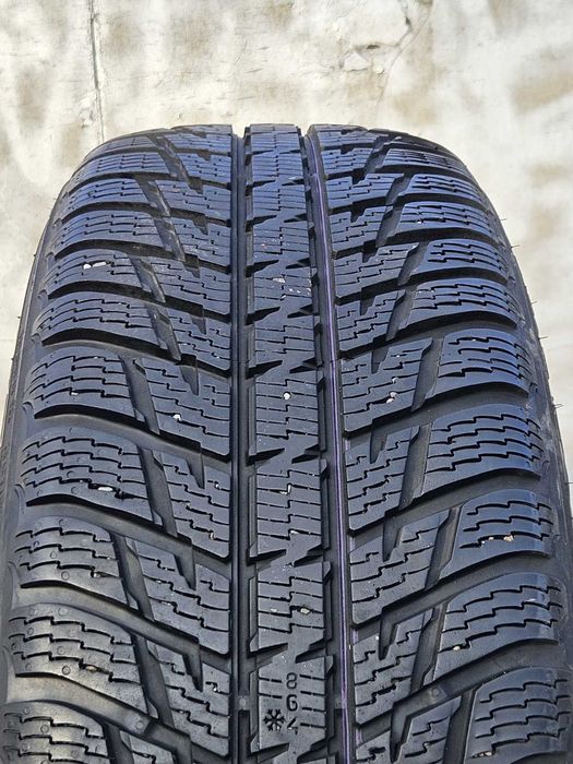 235.65.17 Резина зимова Nokian WrSUV шини Nokian 235.65.r17 Hankook